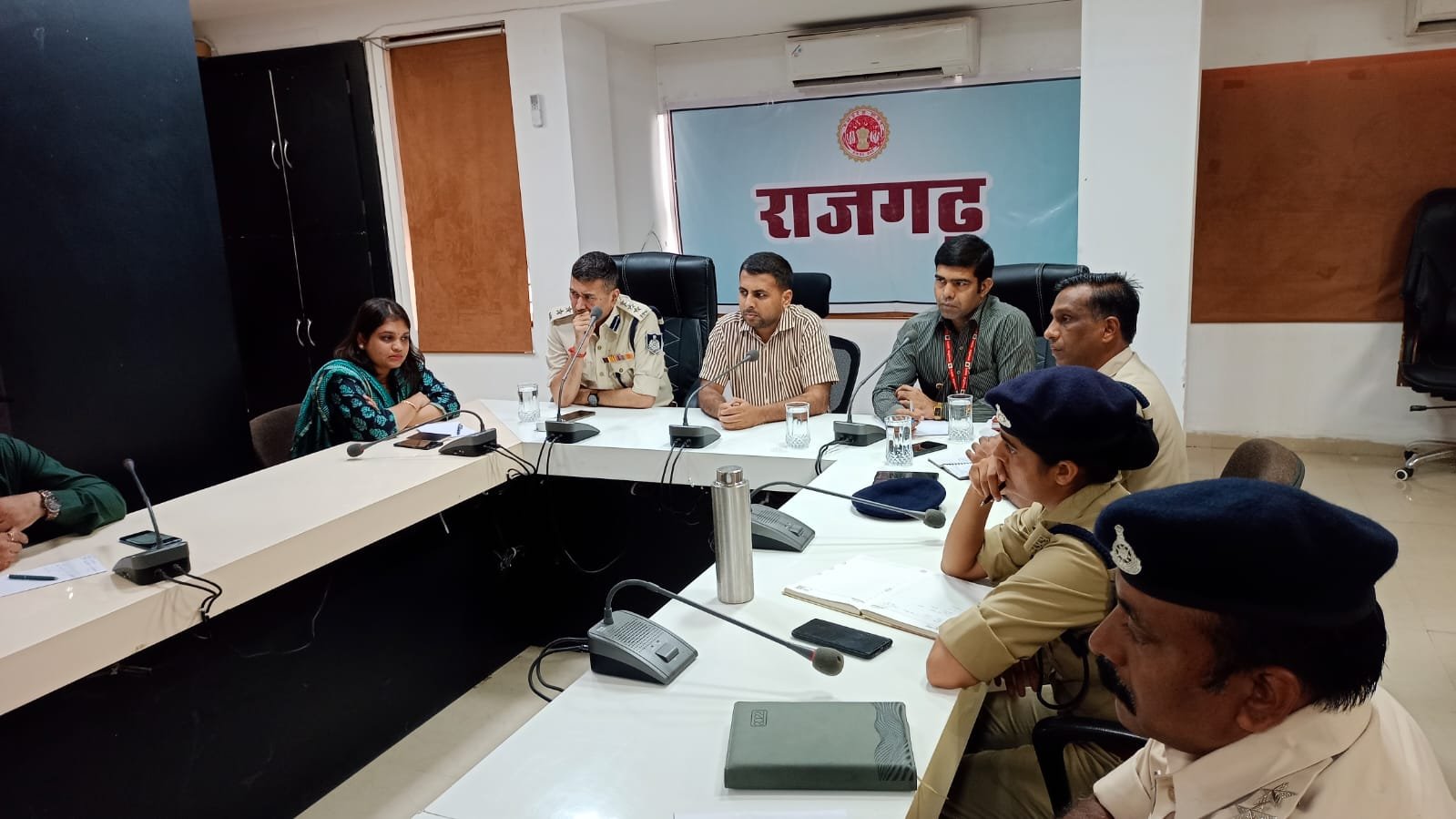 हिंदी समाचार |सड़के गौवंश से मुक्त रहे...