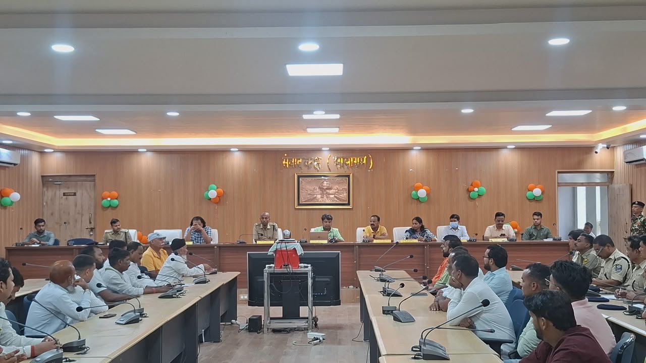 हिंदी समाचार | डीएम एसपी की संयुक्त...