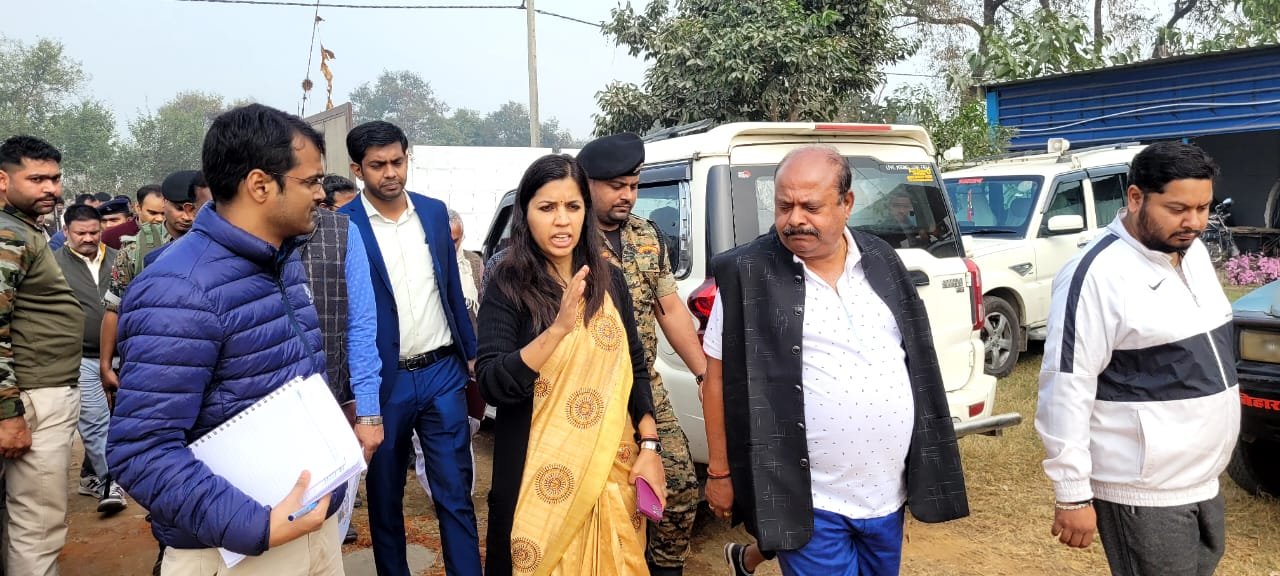 हिंदी समाचार |डीएम ने उत्कर्ष बायोगैस...