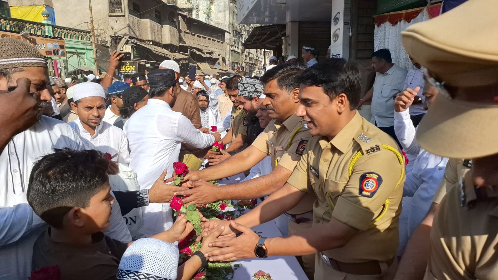 हिंदी समाचार |भिवंडी में उल्लास और भाईचारे...