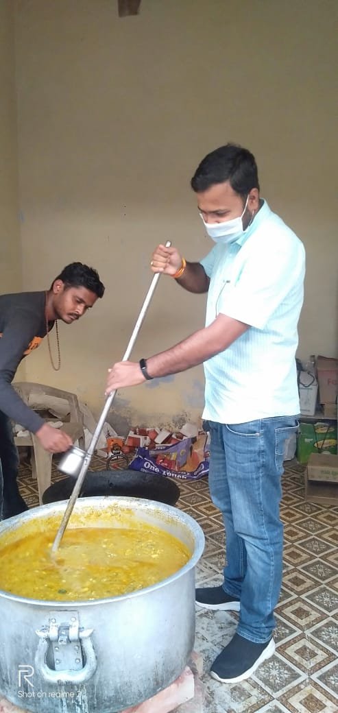 हिंदी समाचार |मित्रों का समूह गरीबों के लिए...