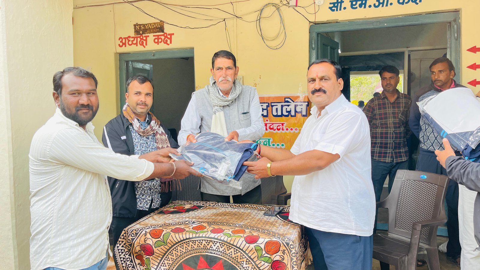 हिंदी समाचार |नगर परिषद में कर्मचारियों को...