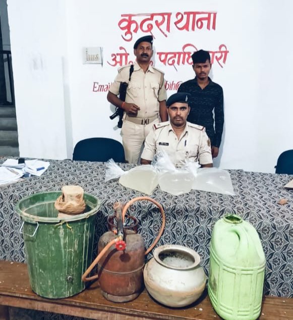 हिंदी समाचार |18 लीटर देसी महुआ वाली शराब...