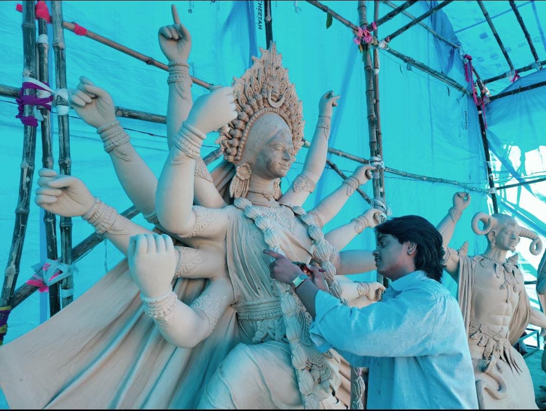 हिंदी समाचार | मोबाइल और सोशल मीडिया के दौर...