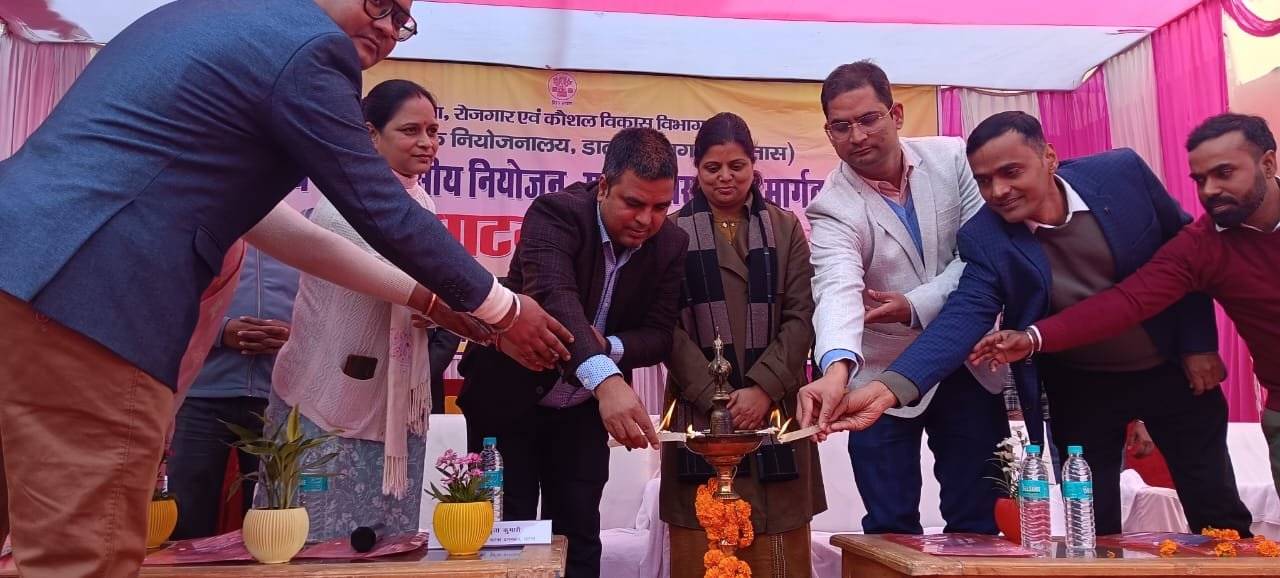 हिंदी समाचार |रोजगार मेला में 371 को किया गया...