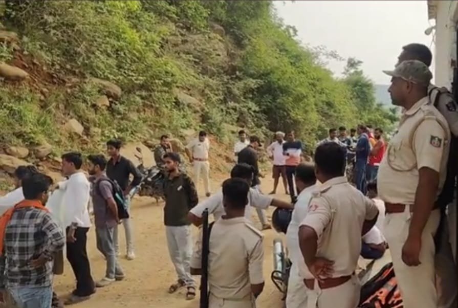 हिंदी समाचार | गुप्ताधाम के झरने में नहाने...
