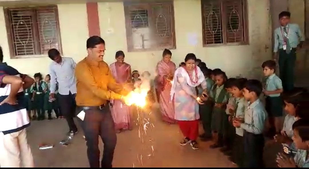 हिंदी समाचार |संस्कार कॉन्वेंट स्कूल में...