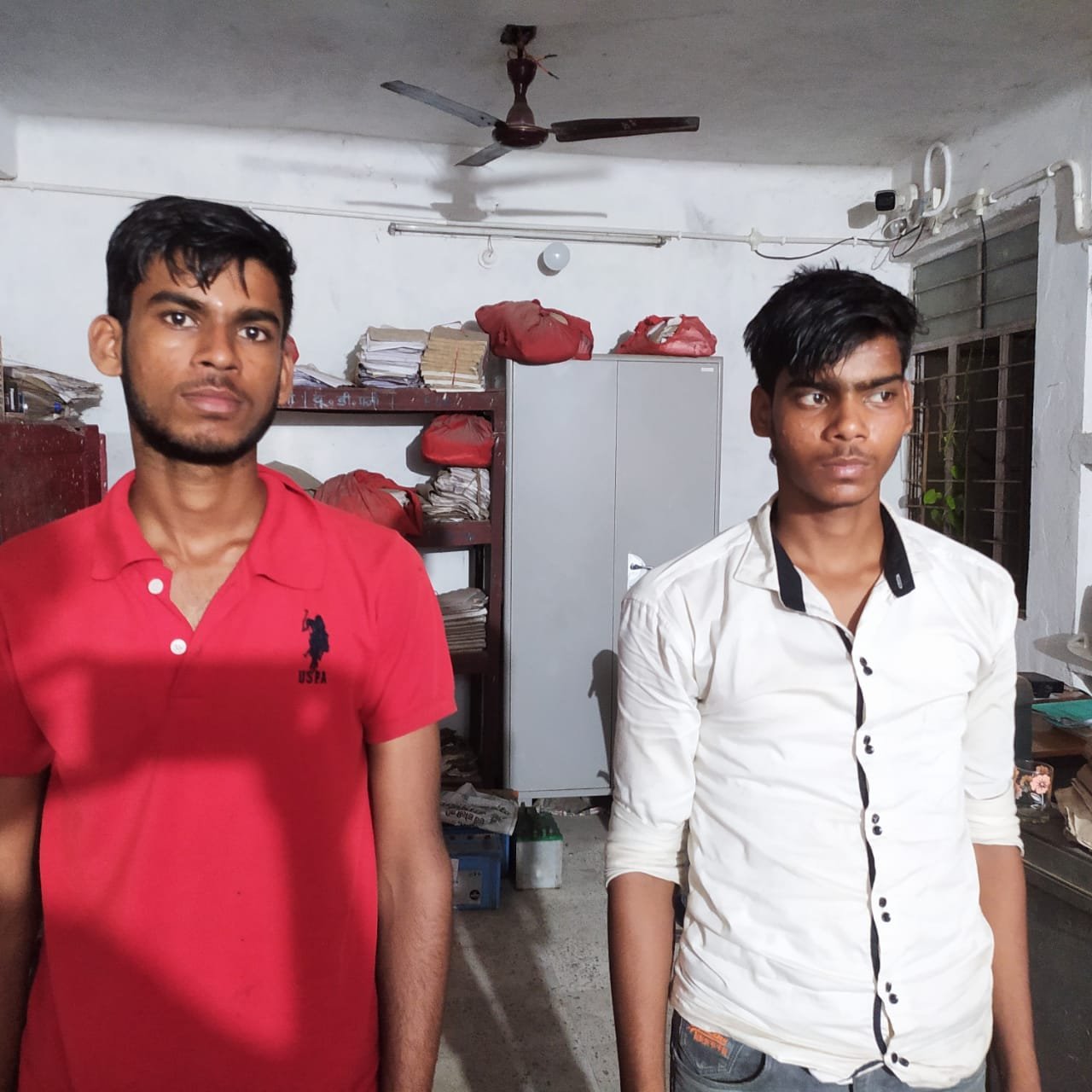 हिंदी समाचार |फरार दो वारंटीयों को पुलिस ने...