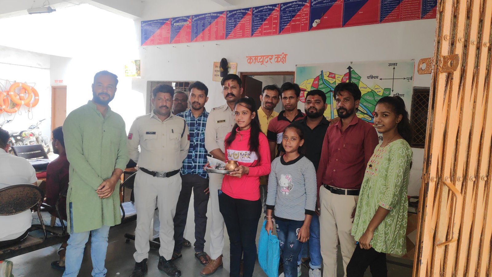 हिंदी समाचार |पुलिसकर्मियों को...