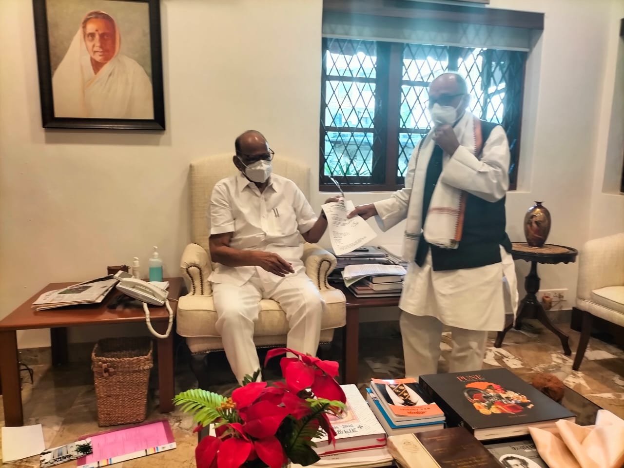 हिंदी समाचार |पारसनाथ तिवारी राकांपा के...