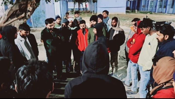 हिंदी समाचार |कार सवार युवक की वाराणसी से...