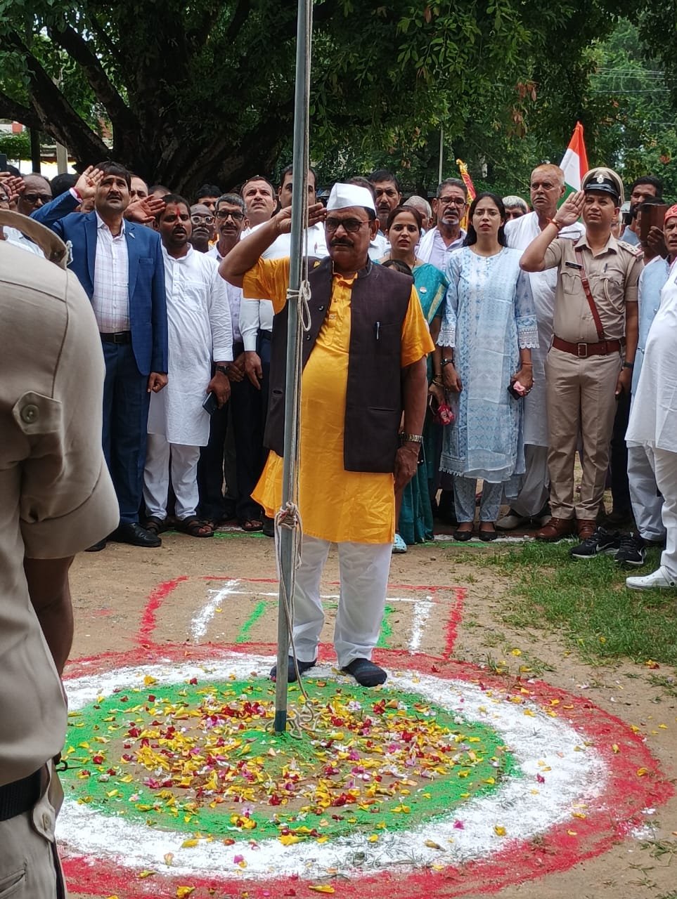 हिंदी समाचार |प्रखंड में धूमधाम से मनाया...