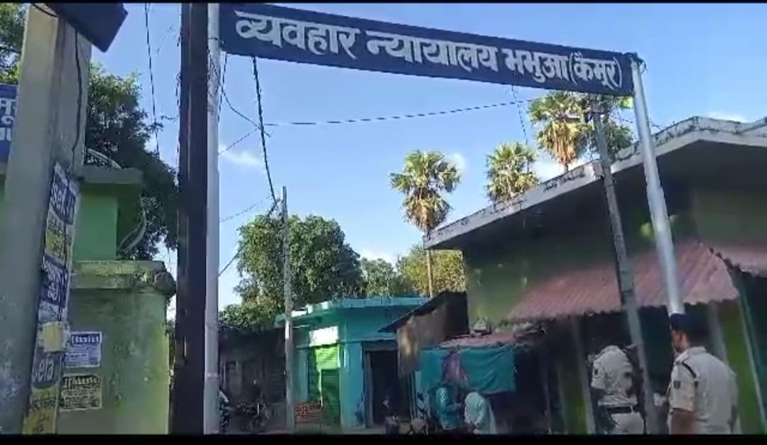 हिंदी समाचार |चाकू से हमला कर घायल एवं हत्या...