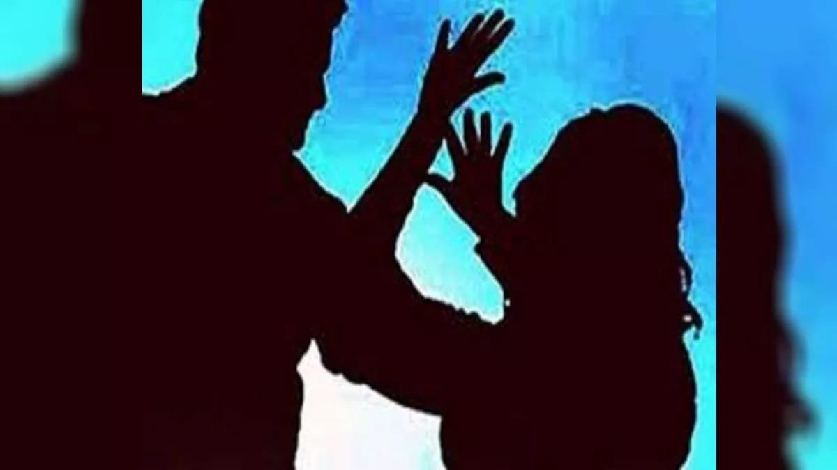 हिंदी समाचार |यूनानी डॉक्टर पर महिला से...