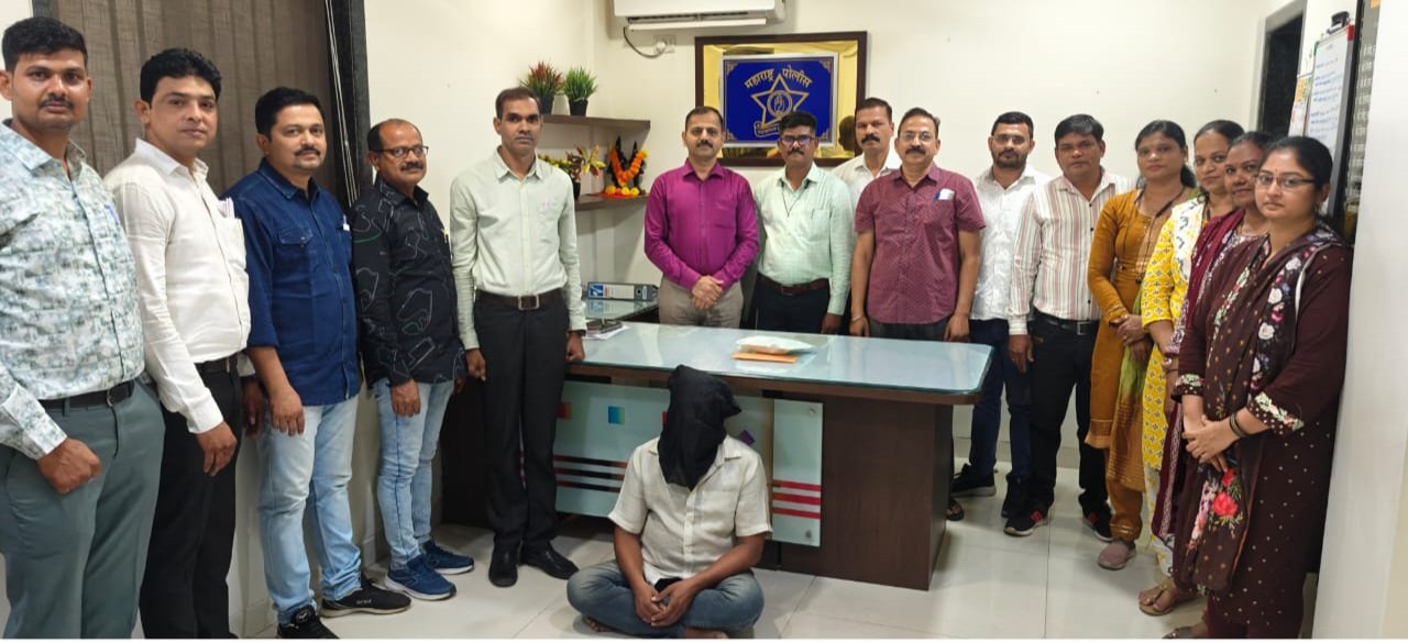 हिंदी समाचार |भिवंडी में चरस बेचने आया...