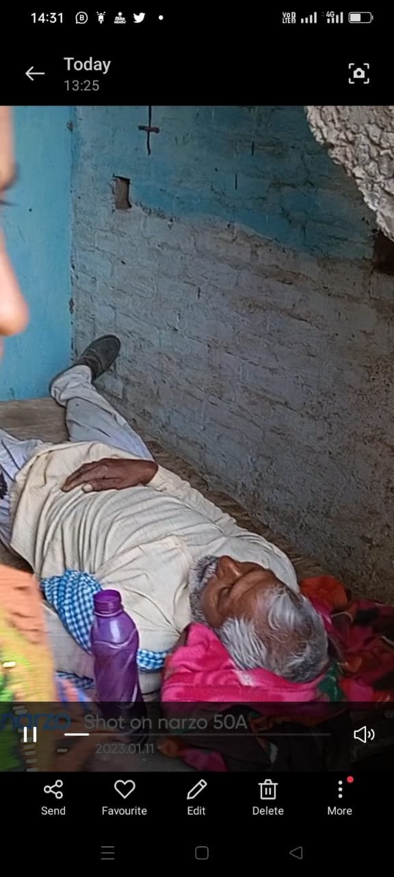 हिंदी समाचार |60 वर्षीय वृद्ध की बाजार में...