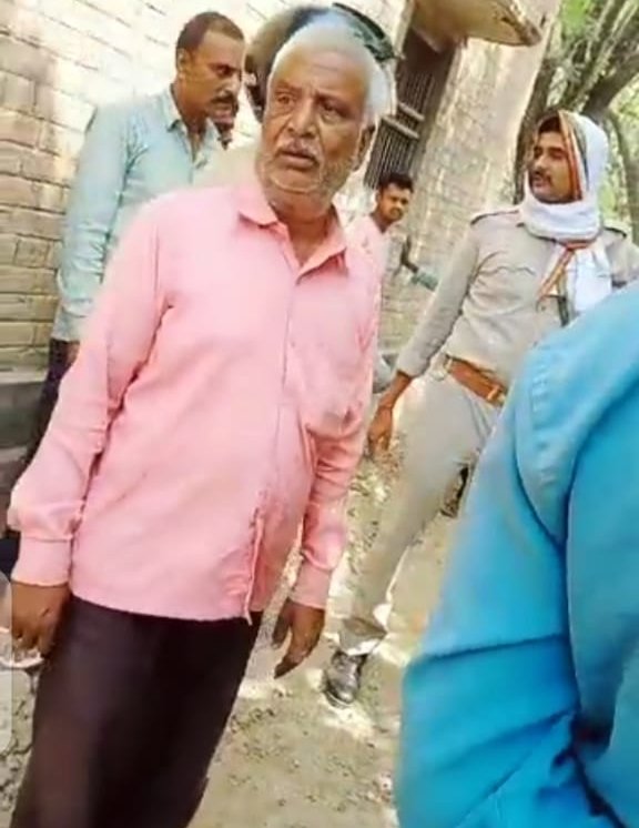 हिंदी समाचार |जबरन नाली निर्माण करवा रहे...