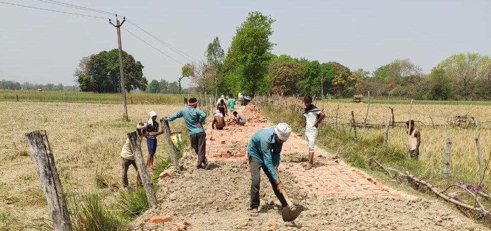 हिंदी समाचार |ब्लॉक अमानीगंज की अटेसर ग्राम...
