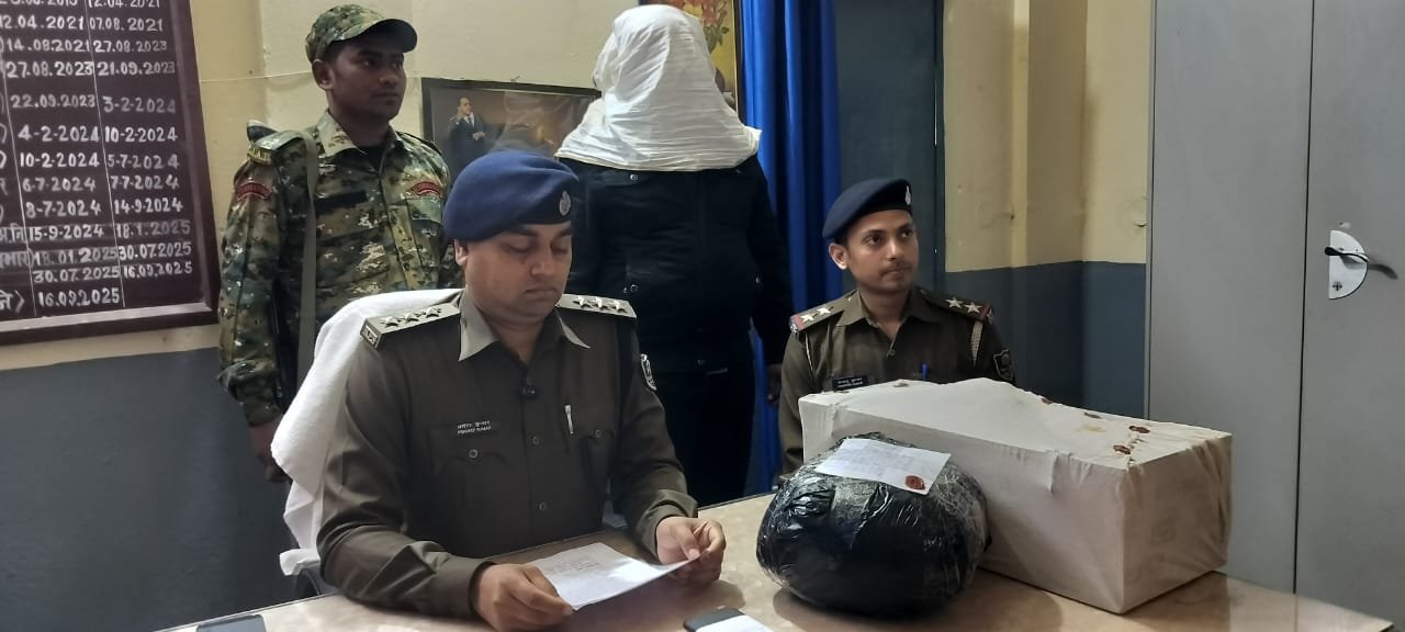 हिंदी समाचार |मुर्गी फार्म की आड़ में चल रहा...