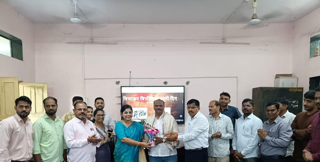 हिंदी समाचार |संत कबीर आईटीआई में विभाजन...