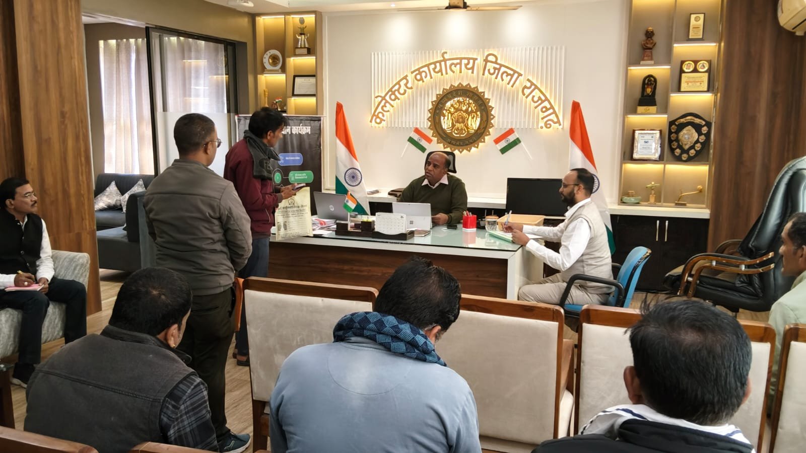 हिंदी समाचार |फर्जी केसीसी बनाकर खाद...