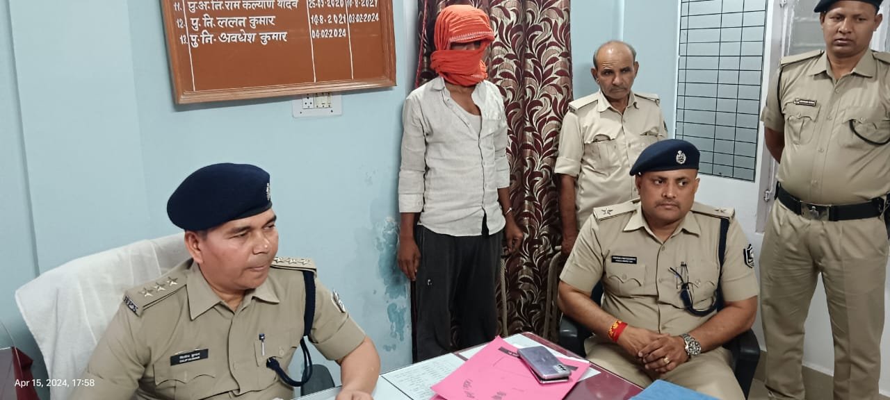 हिंदी समाचार |चोरी की गई पिकअप के साथ एक...