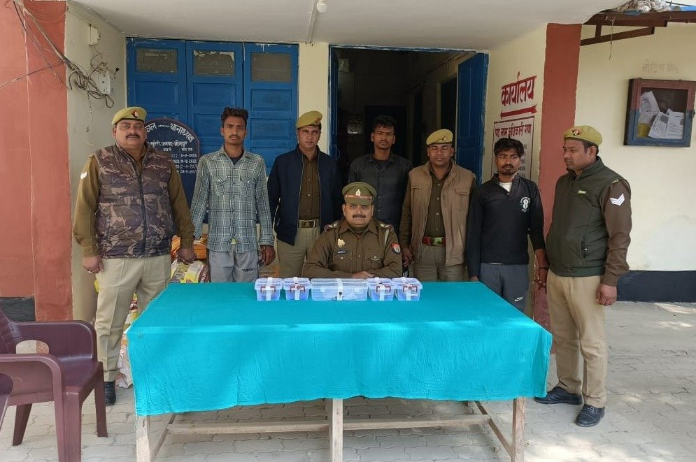 हिंदी समाचार |पुलिस मुठभेड़ में चार शातिर...