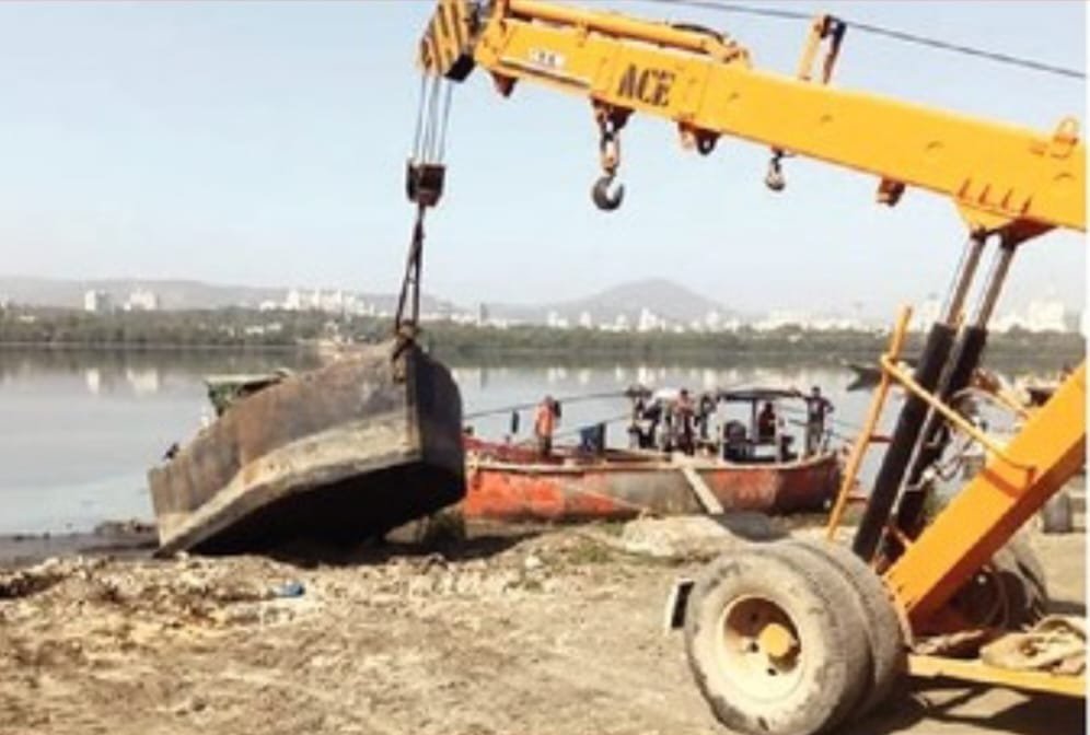 हिंदी समाचार |अवैध रेत उत्खनन पर ठाणे...