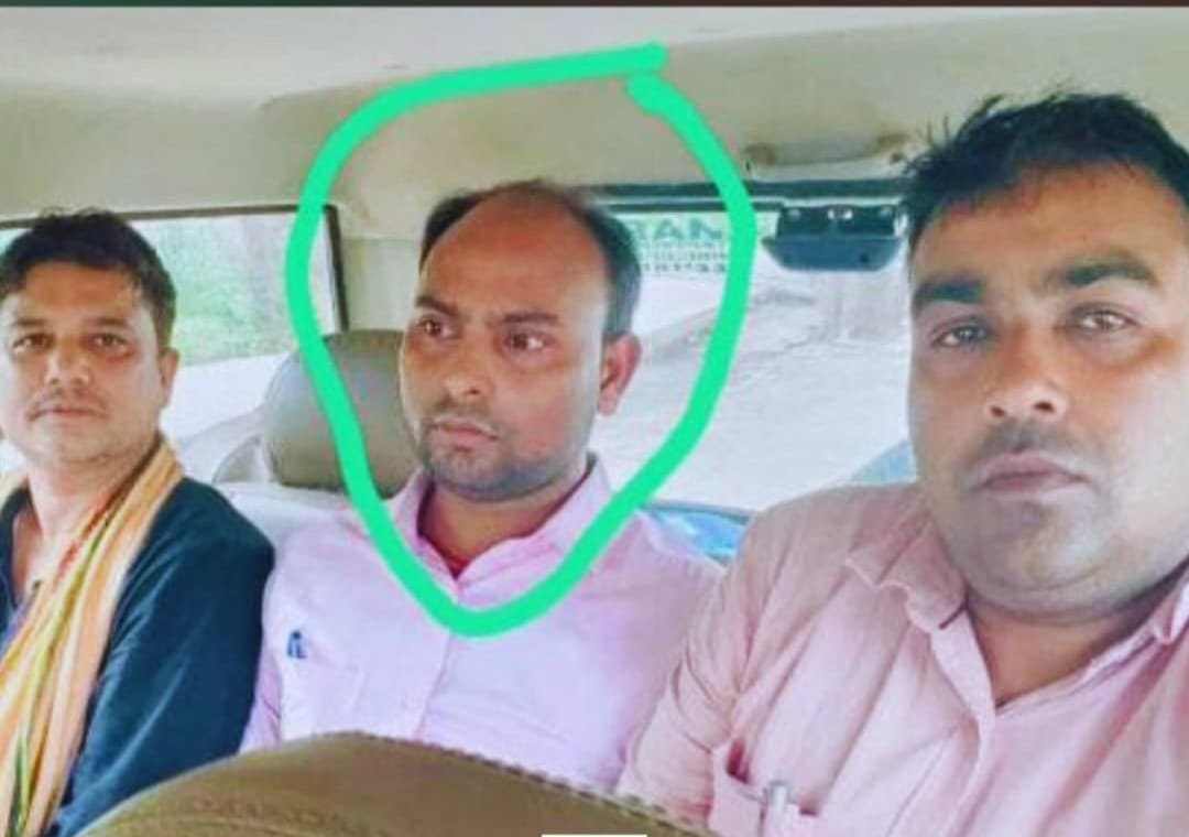 हिंदी समाचार |अंचल लिपिक एक लाख दस हजार की...