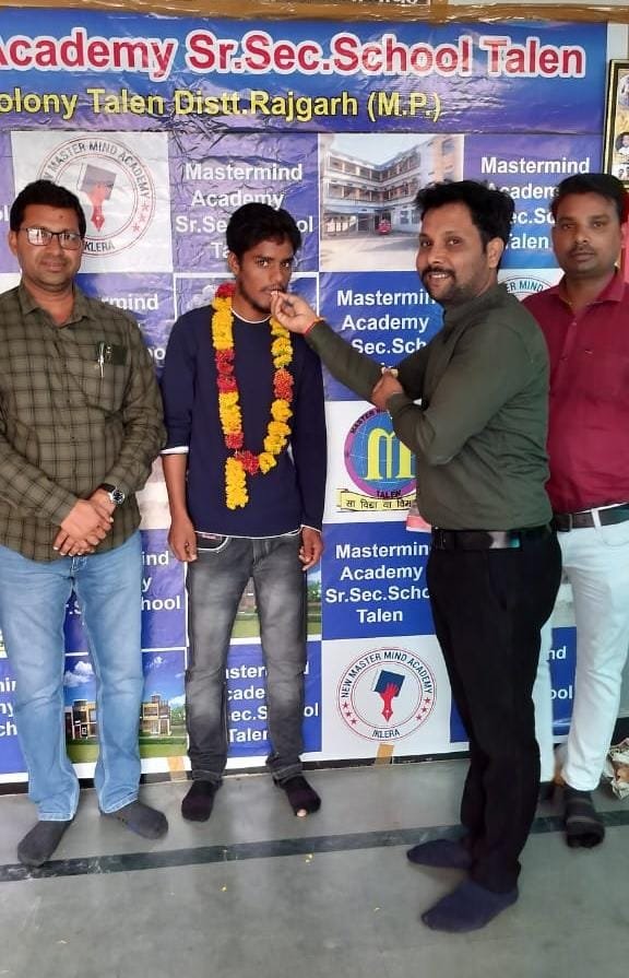 हिंदी समाचार |मास्टरमाइंड के होनहार छात्र...