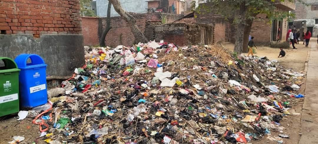 हिंदी समाचार |नगर पंचायत कुमारगंज में गंदगी...