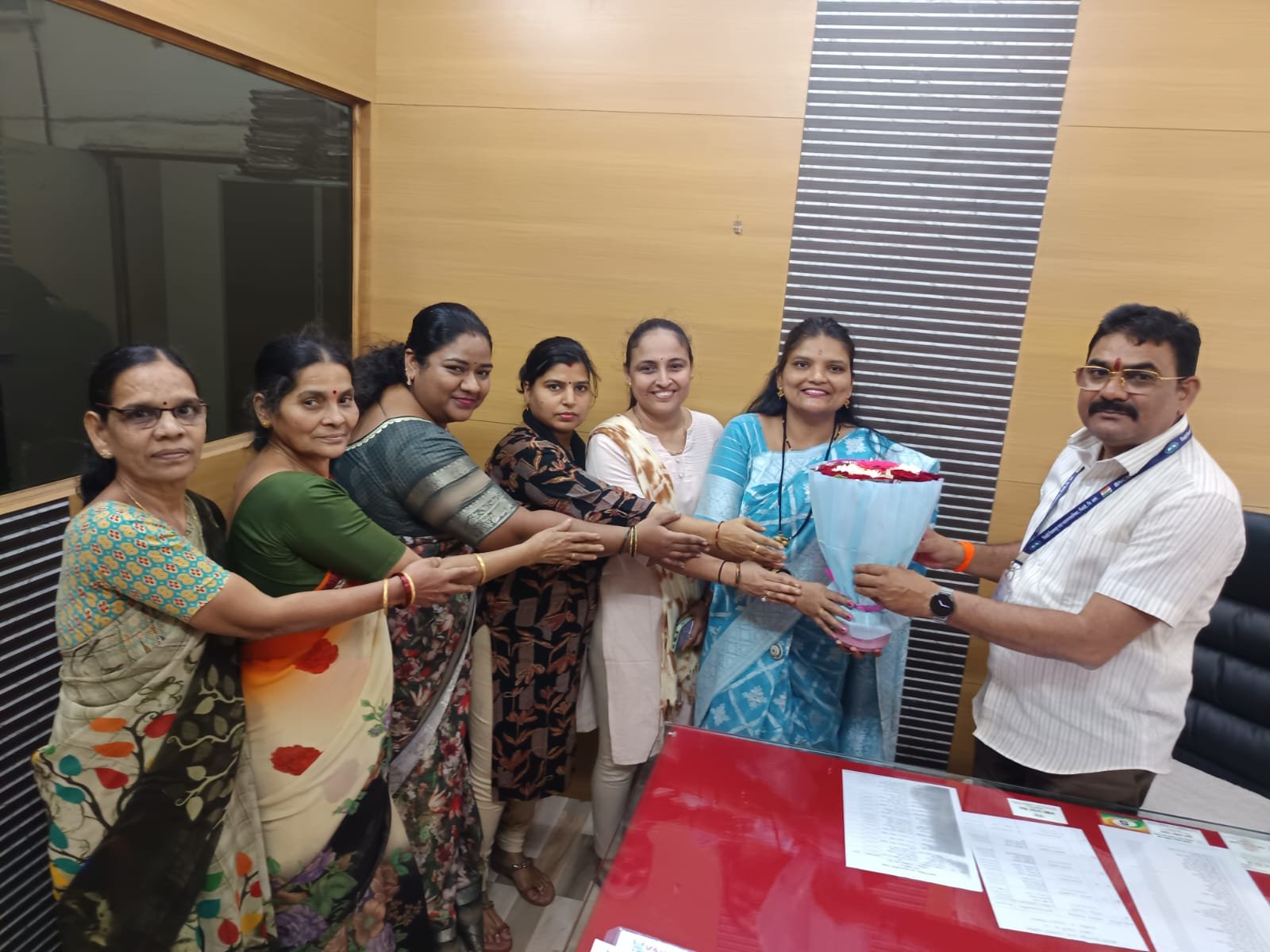 हिंदी समाचार |वरदान हाइट्स सोसायटी में पानी...