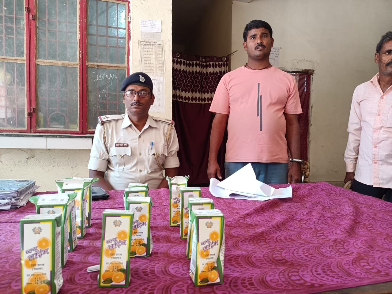 हिंदी समाचार |चैनपुर प्रशासन द्वारा शराब...