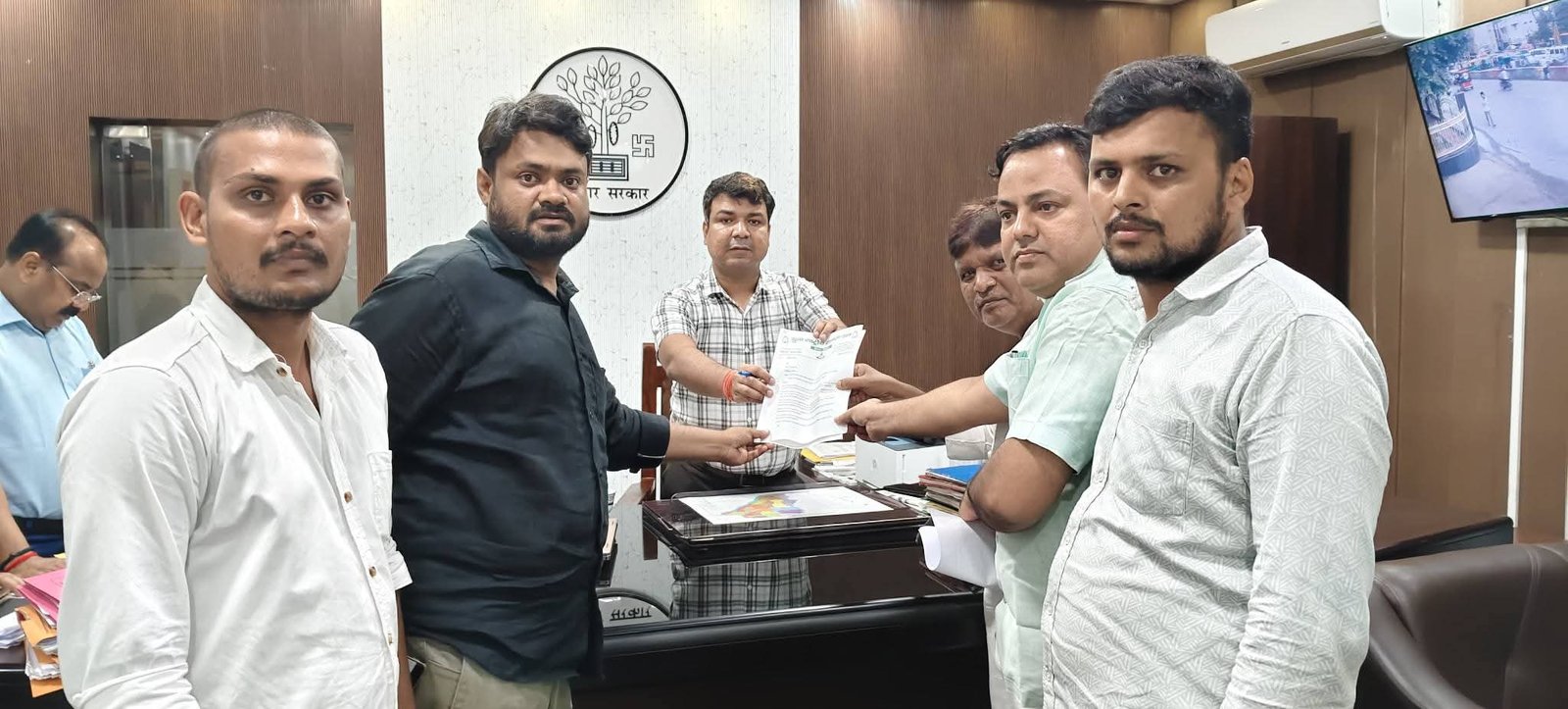 हिंदी समाचार | जेल मौत को लेकर राजद ने डीएम को...