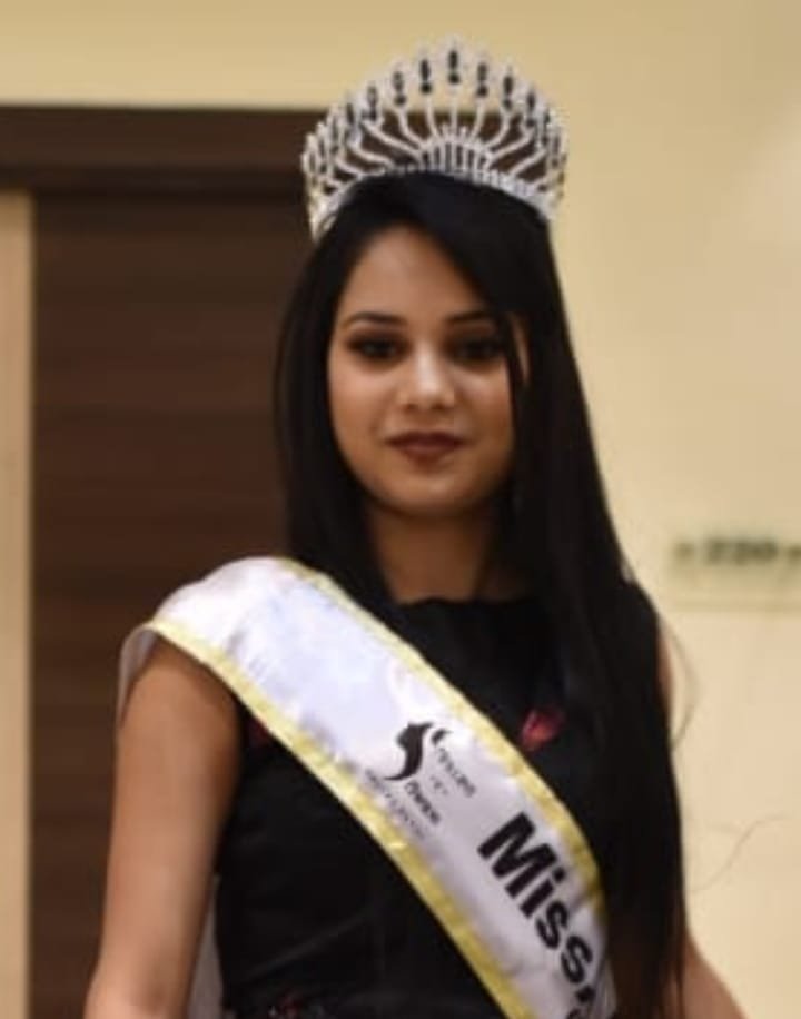 हिंदी समाचार |मिस यूपी शिखा प्रजापति , व...