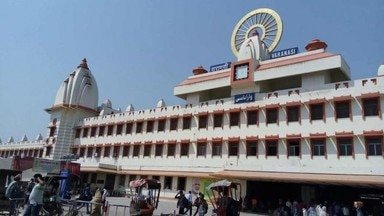 हिंदी समाचार |नशे में धुत मिला कैंट स्टेशन...